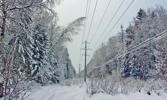 «Нижновэнерго» призывает проявлять осторожность рядом с энергообъектами в период неблагоприятных погодных условий